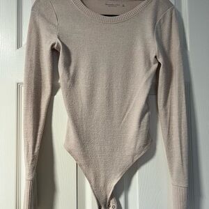 Abercrombie Soft AF Cream Long Sleeve Bodysuit